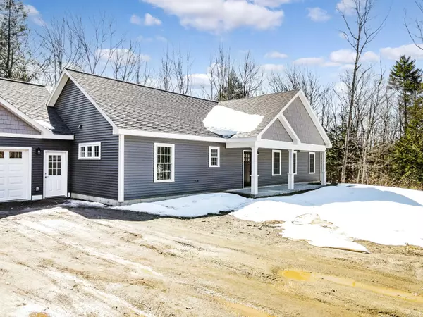 Sidney, ME 04330,51 Keenan DR