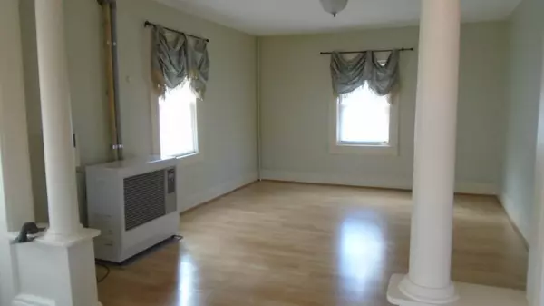 Waterville, ME 04901,7 Brook ST