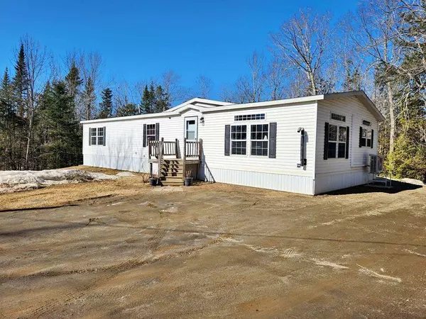 601 Avenue RD, Corinth, ME 04427