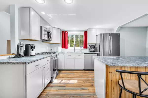 Warren, ME 04864,356 Bunker Hill RD