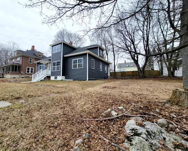 Rumford, ME 04276,326 Pine ST