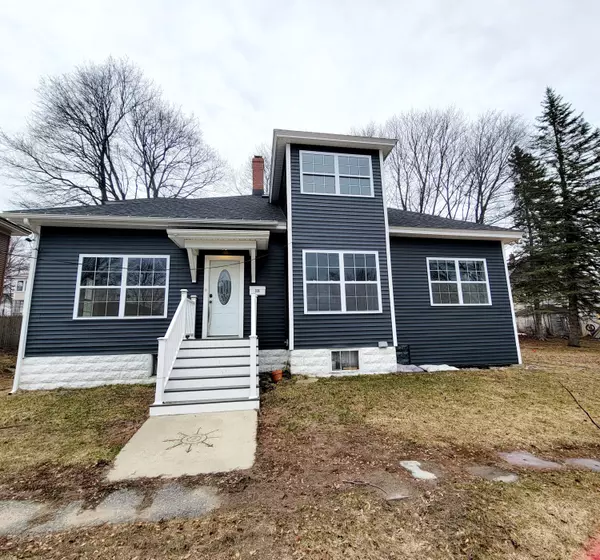 Rumford, ME 04276,326 Pine ST