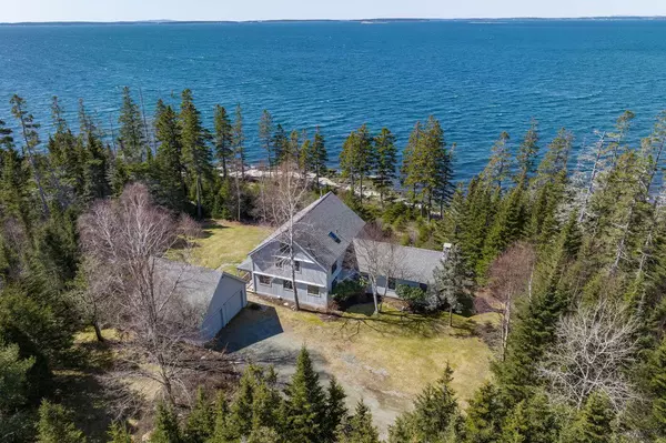 35 Bradbury LN, Tremont, ME 04653