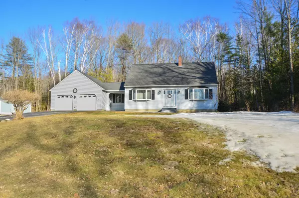 16 Oxen DR, Oakland, ME 04963