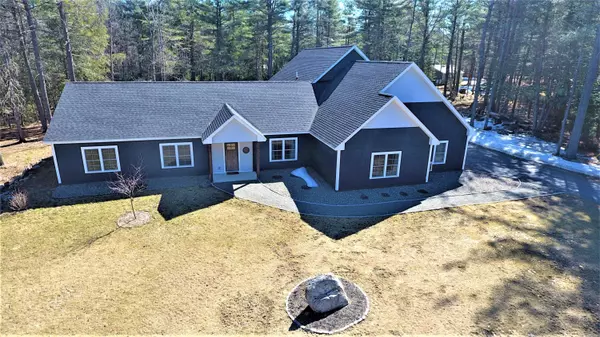 10 Graystone DR, Hampden, ME 04444