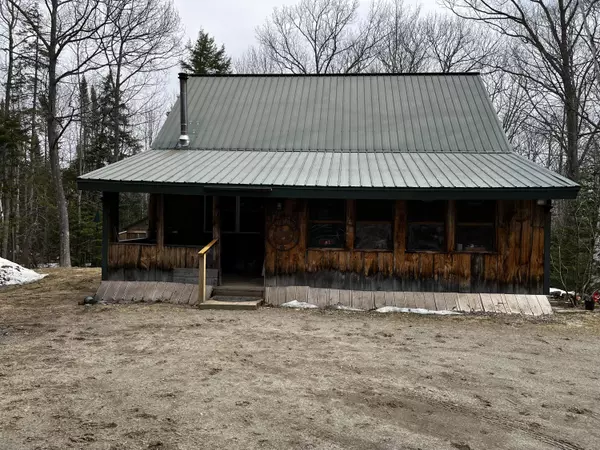 141 Emery RD, Starks, ME 04911