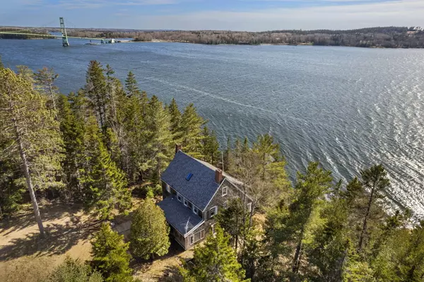 92 Silver Mine RD, Sedgwick, ME 04673