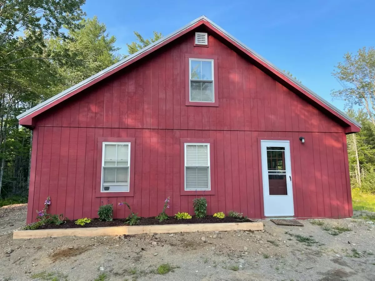 Searsmont, ME 04973,693 Woodmans Mill RD