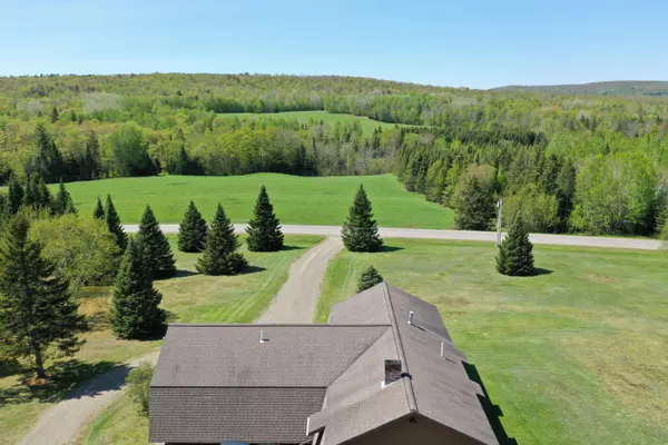 E Twp, ME 04734,1296 E Plantation RD