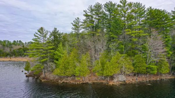 Norway, ME 04268,40A Hutchins ST