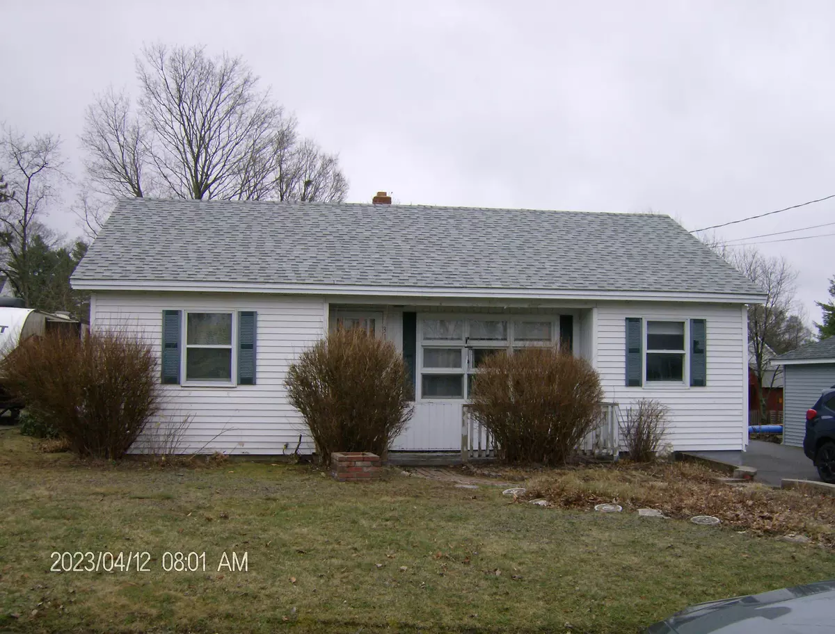 East Millinocket, ME 04430,31 Beech ST