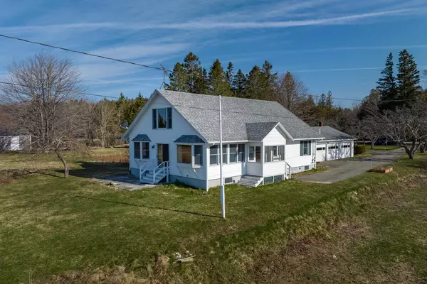 502 Reach RD, Sedgwick, ME 04673