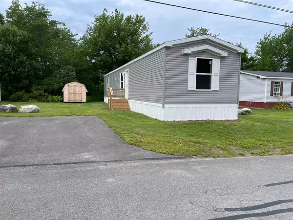 16 R.W. MacLeod LN, Belfast, ME 04915