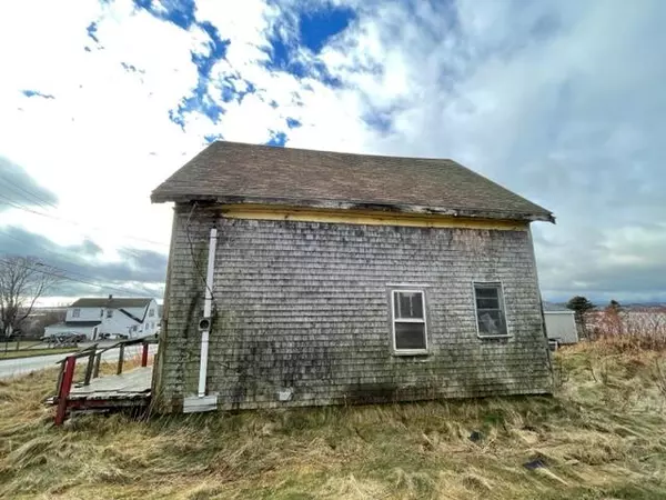 Lubec, ME 04652,81 Main ST