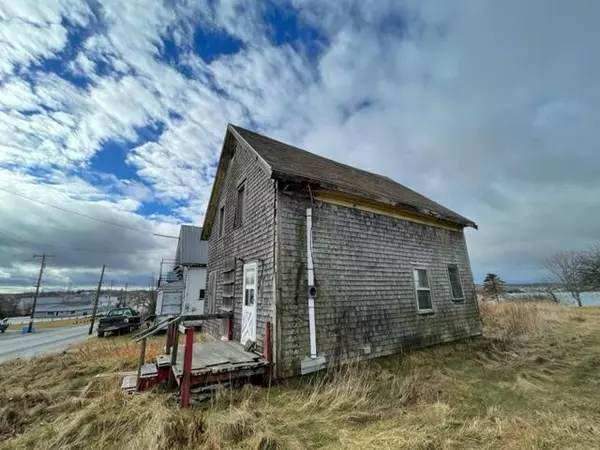 Lubec, ME 04652,81 Main ST