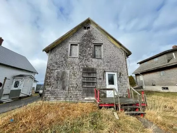 Lubec, ME 04652,81 Main ST