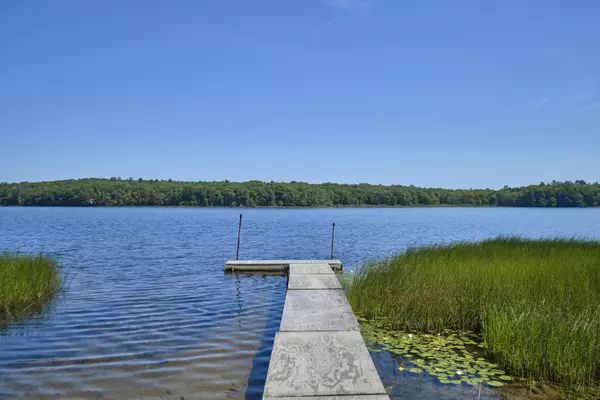 228 Lilac LN, Warren, ME 04864