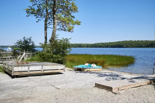 Warren, ME 04864,228 Lilac LN