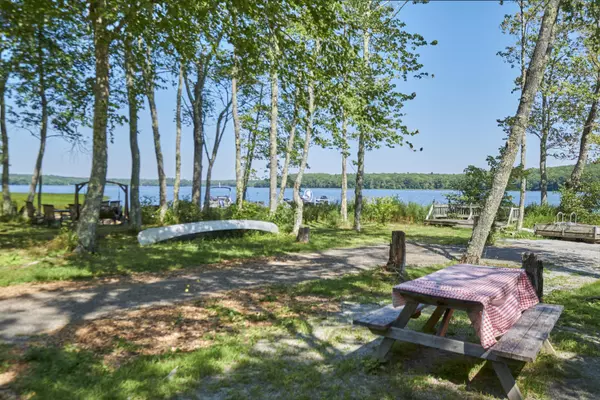 Warren, ME 04864,228 Lilac LN