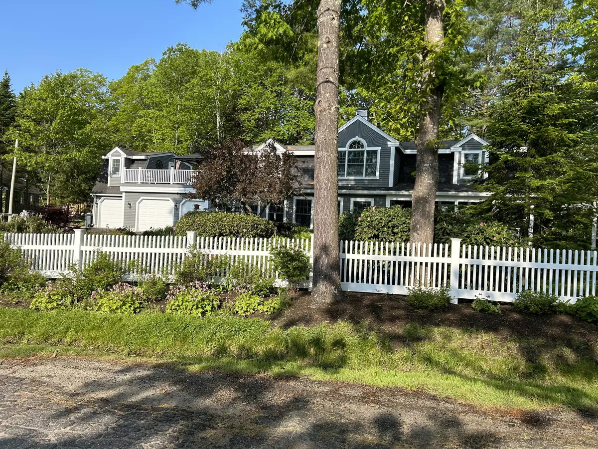 Yarmouth, ME 04096,894 Princes Point RD