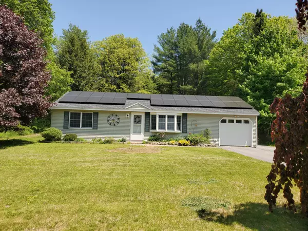 40 Clay RD, Gorham, ME 04038