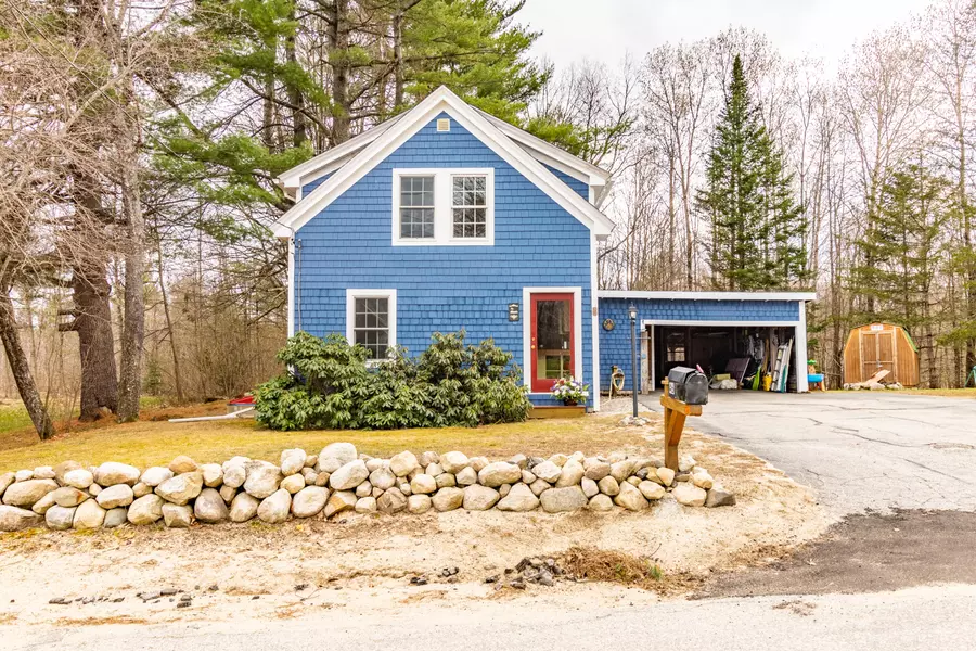 46 Summer ST, Mechanic Falls, ME 04256