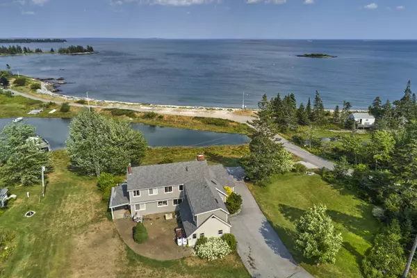 86 Crocketts Beach RD, Owls Head, ME 04854