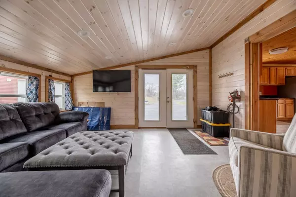 Kenduskeag, ME 04450,3881 Broadway