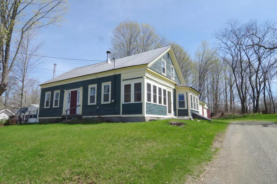 511 Moosehead TRL, Dixmont, ME 04932