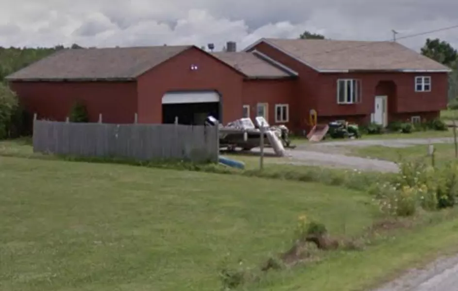 497 Horseback RD, Clinton, ME 04927