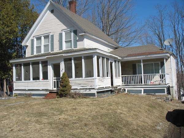 74 Pleasant ST, Dover-foxcroft, ME 04426