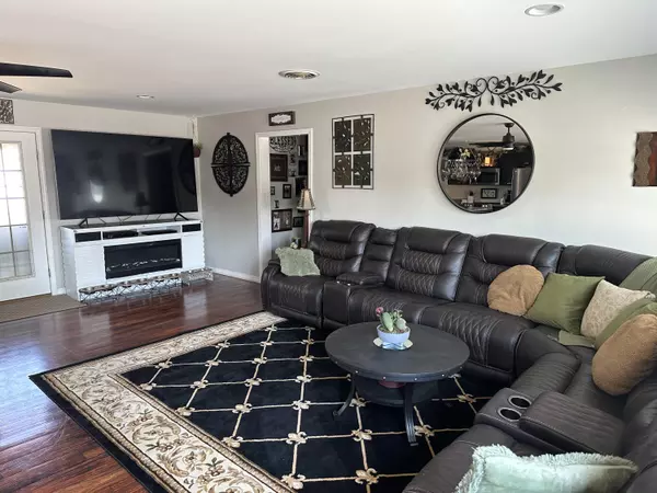 Madison, ME 04950,74 Weston AVE