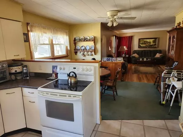 Millinocket, ME 04462,18 Pleasant ST