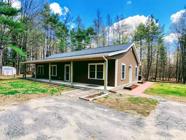 1405 Hill RD, Canaan, ME 04924