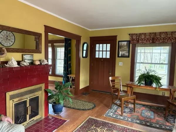 Brewer, ME 04412,51 Silk ST