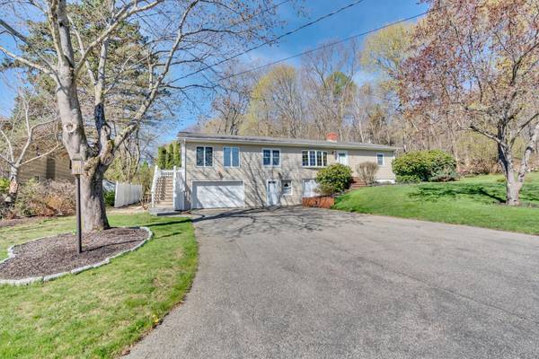 59 Dion AVE, Kittery, ME 03904