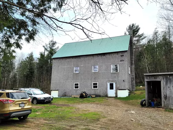 1133 N Palermo RD, Freedom, ME 04941