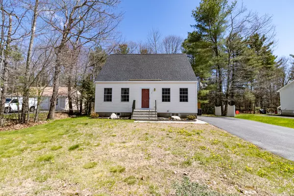 Topsham, ME 04086,10 Hemlock DR