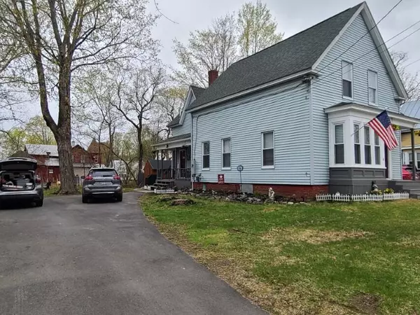 Madison, ME 04950,18 Rowell ST