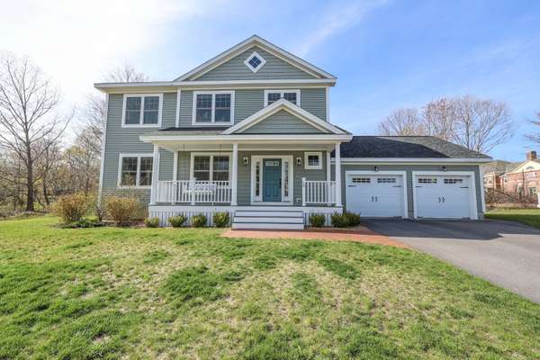 18 School ST #18, Kittery, ME 03904