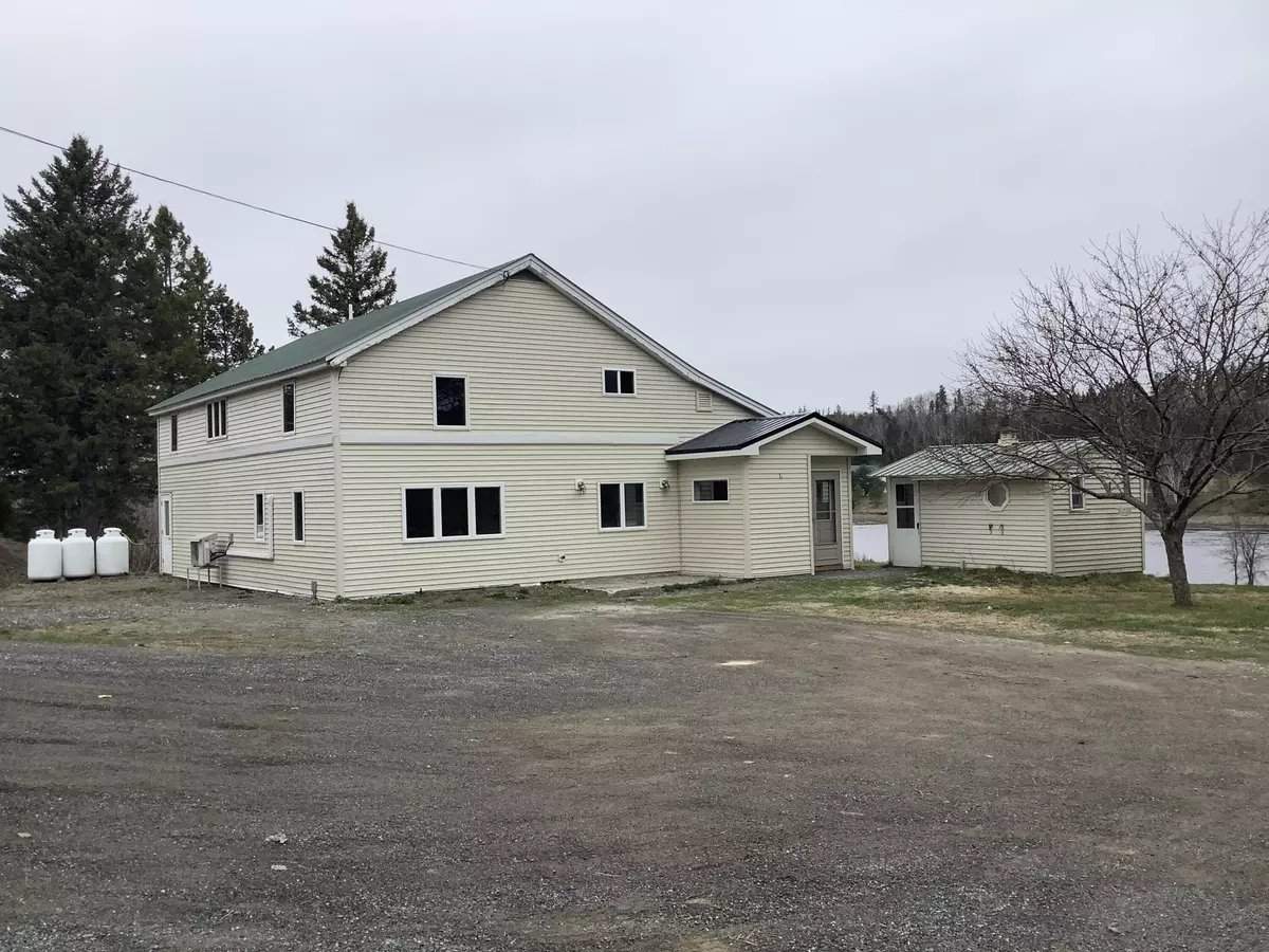 Fort Fairfield, ME 04742,22 S Caribou RD