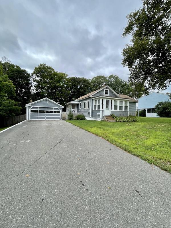 137 Autumn AVE, Dover-foxcroft, ME 04426