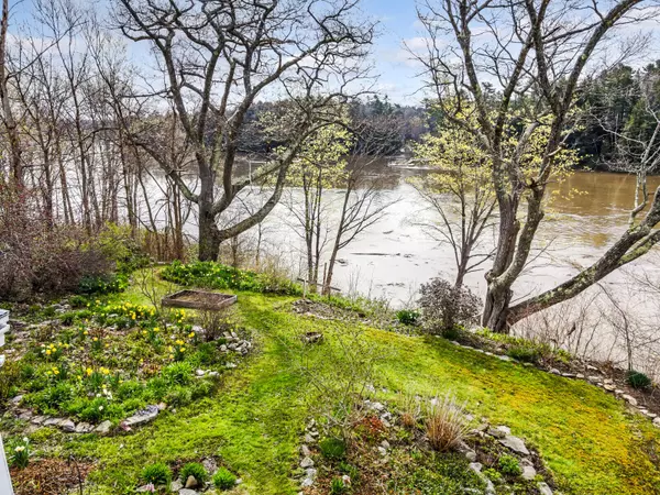 Richmond, ME 04357,353 Front ST