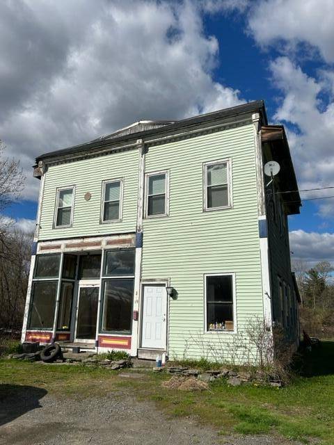 19 Railroad AVE, Dover-foxcroft, ME 04426