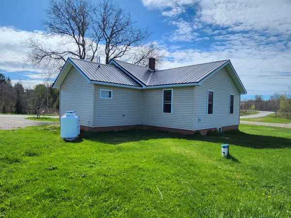 Palmyra, ME 04965,22 Badgerboro RD