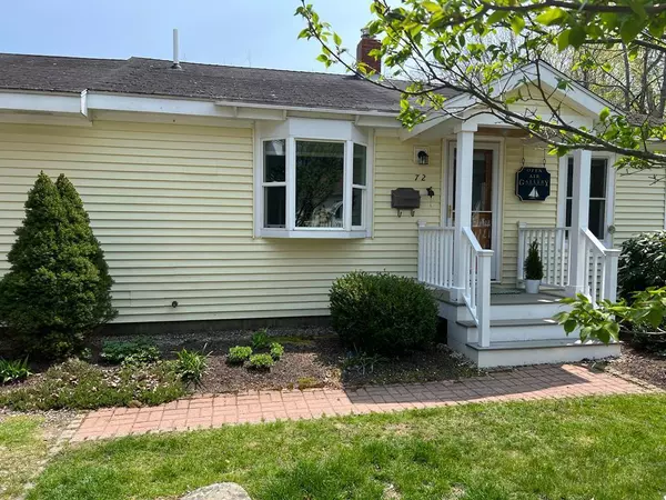 72 Pearl ST, Camden, ME 04843