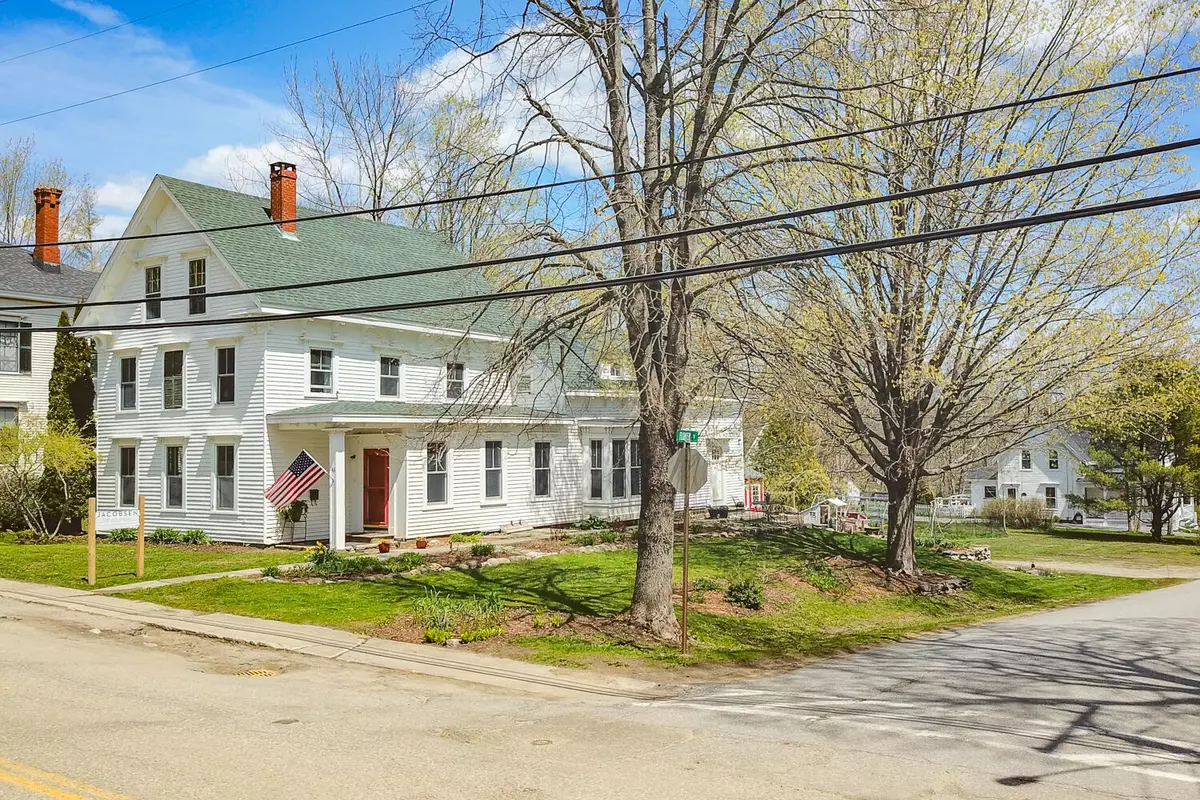 Thomaston, ME 04861,46 Knox ST