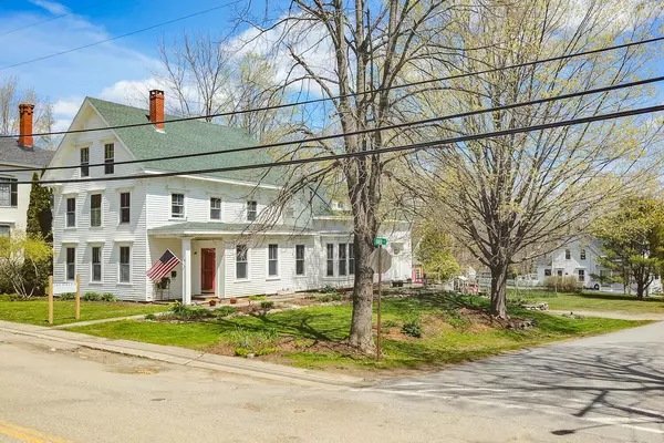 46 Knox ST, Thomaston, ME 04861