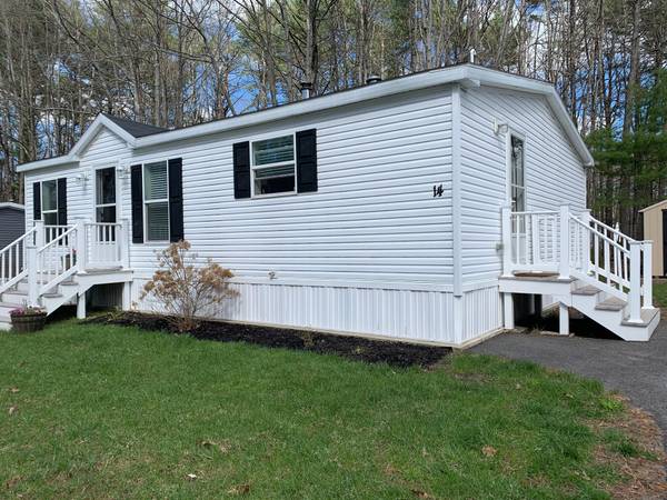 14 Stanley DR, Lisbon, ME 04250