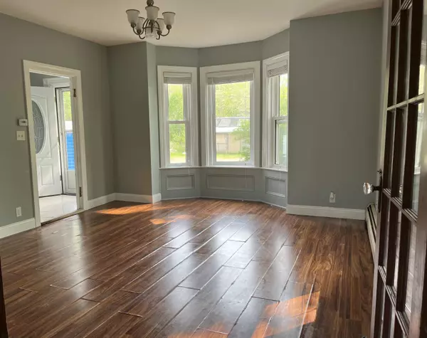 Warren, ME 04864,105 High ST